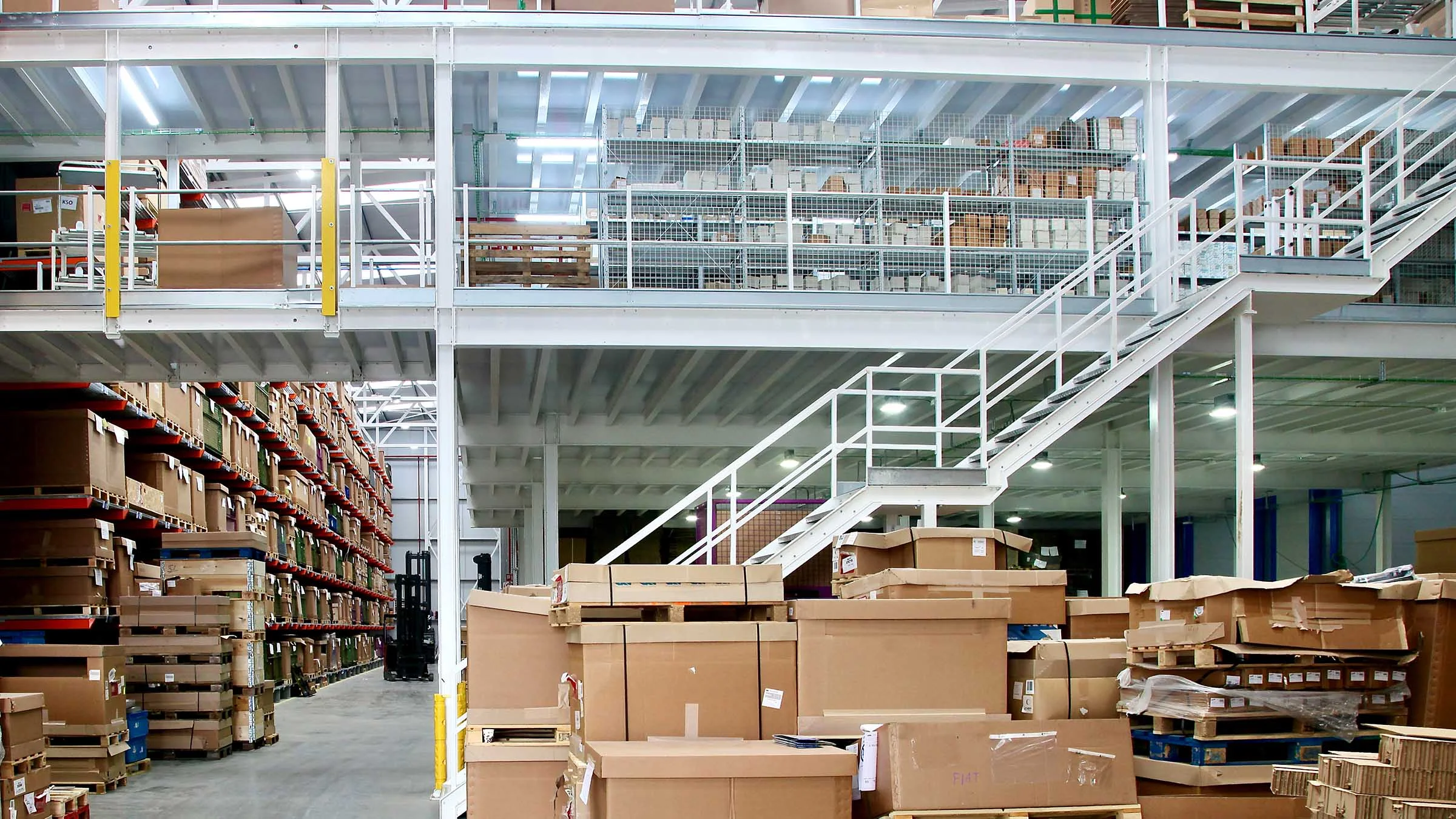 Entreplantas industriales de AR Racking