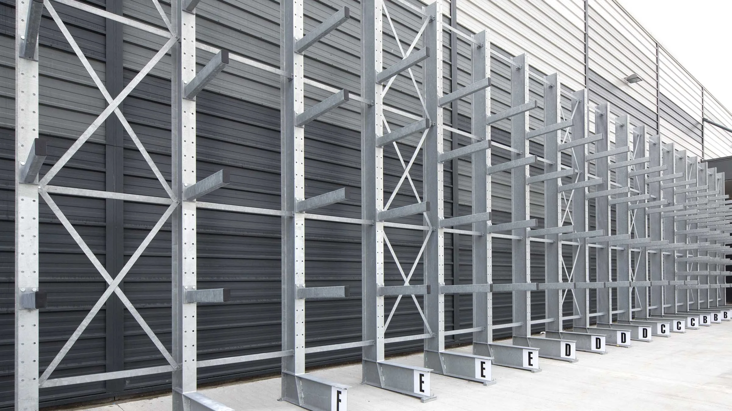 Estanterías cantilever de AR Racking
