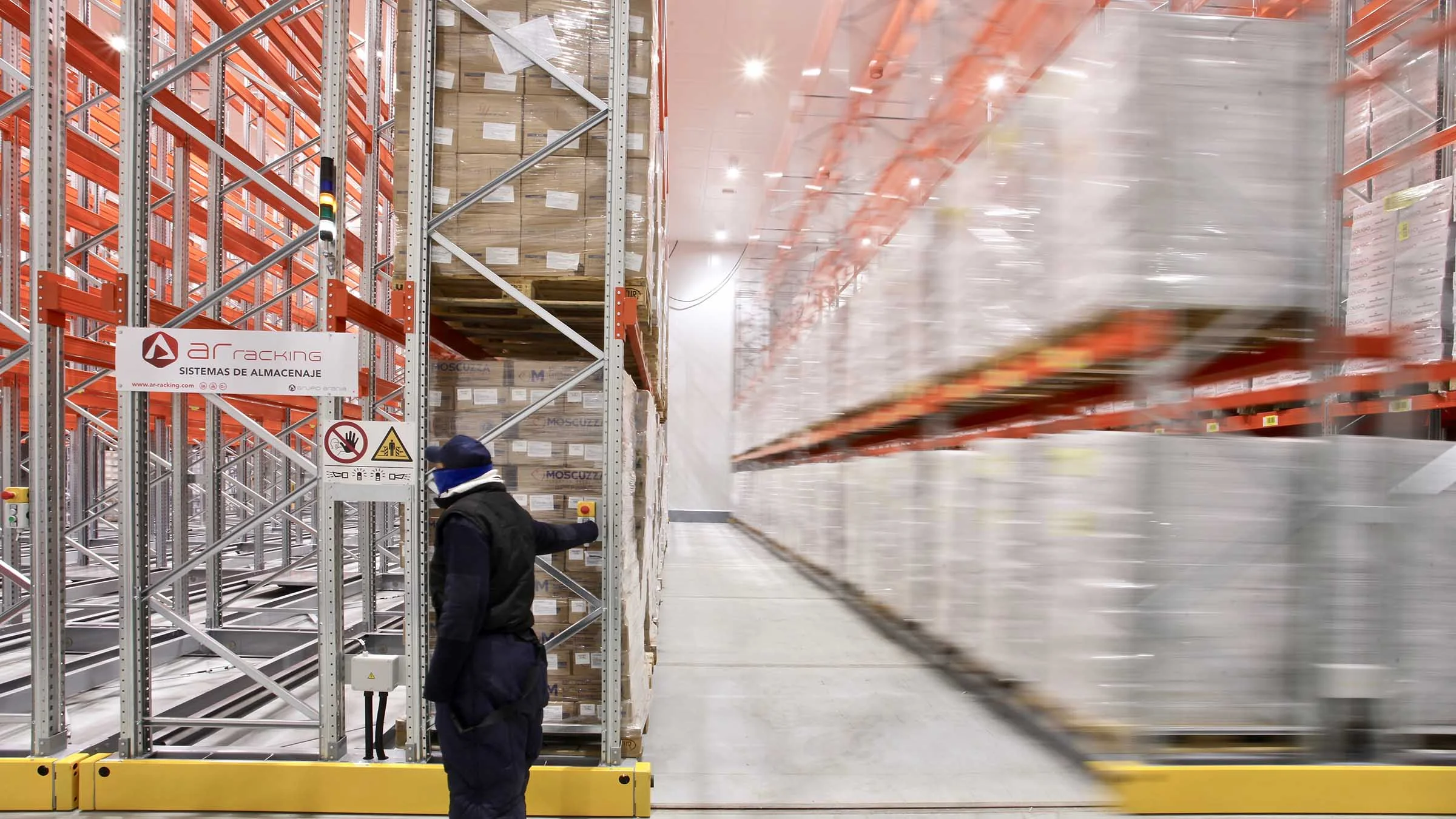 Estanterías de bases móviles de AR Racking